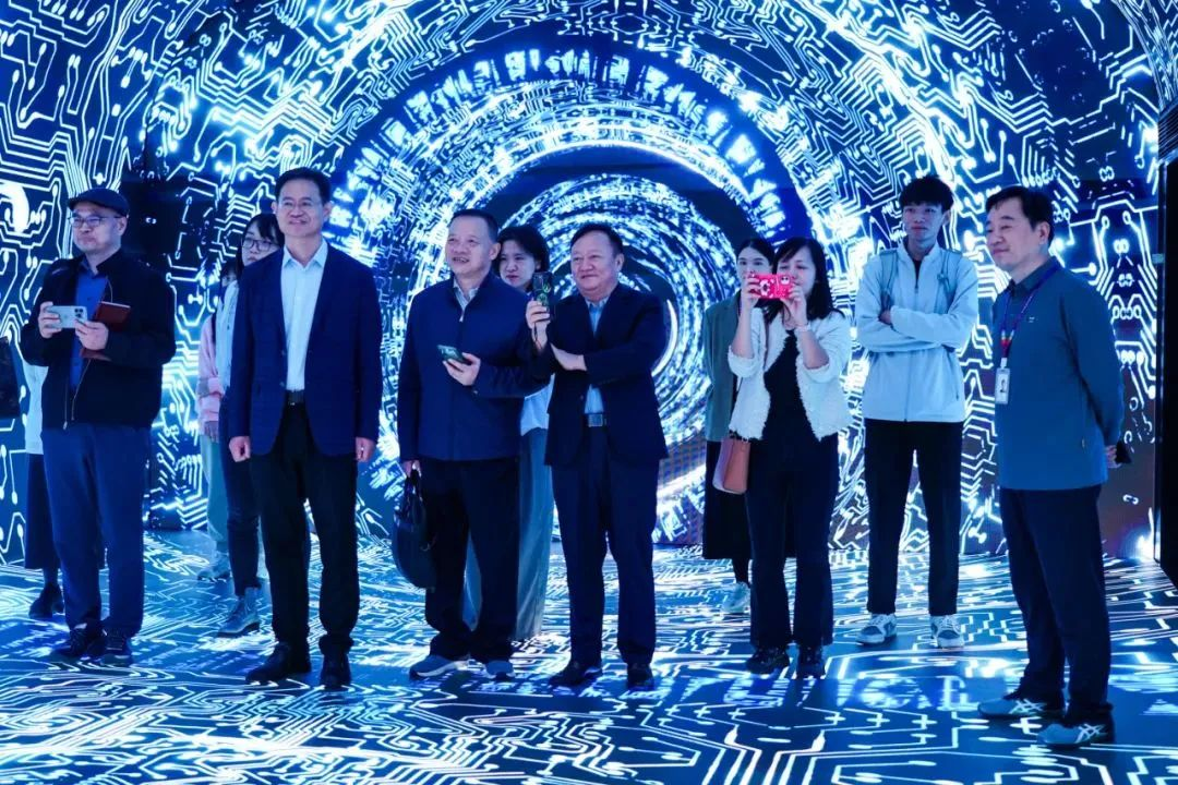 2024120602 国家广电总局发展研究中心一行赴huatihui励丰文化调研指导