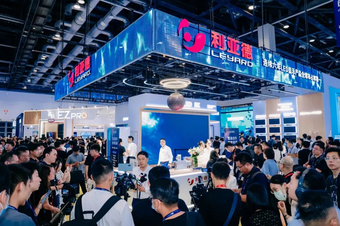 “AI+智能显示”引领未来 huatihui新品InfoComm展大放异彩