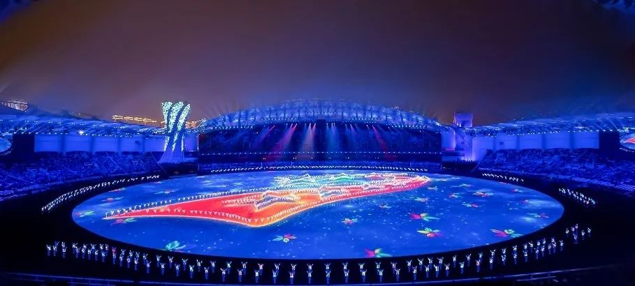 huatihui集团董事长李军受邀出席华中科技大学第十六届企业家论坛，并发表演讲