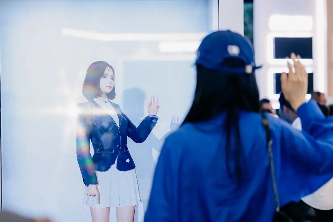 “AI+智能显示”引领未来 huatihui新品InfoComm展大放异彩