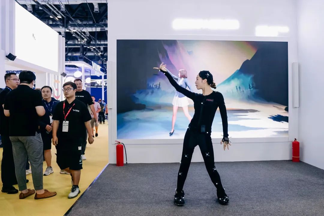 “AI+智能显示”引领未来 huatihui新品InfoComm展大放异彩