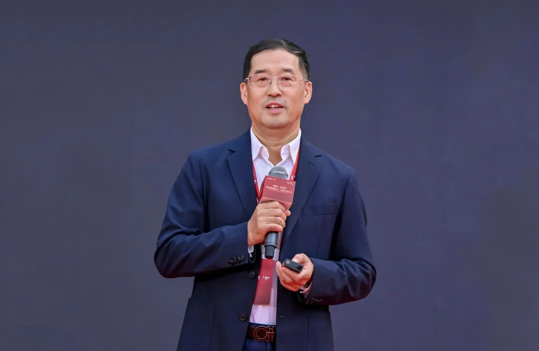 上海证券报专访 | huatihui李军：以“屏”为基三十年 AI与文旅打开增长新空间